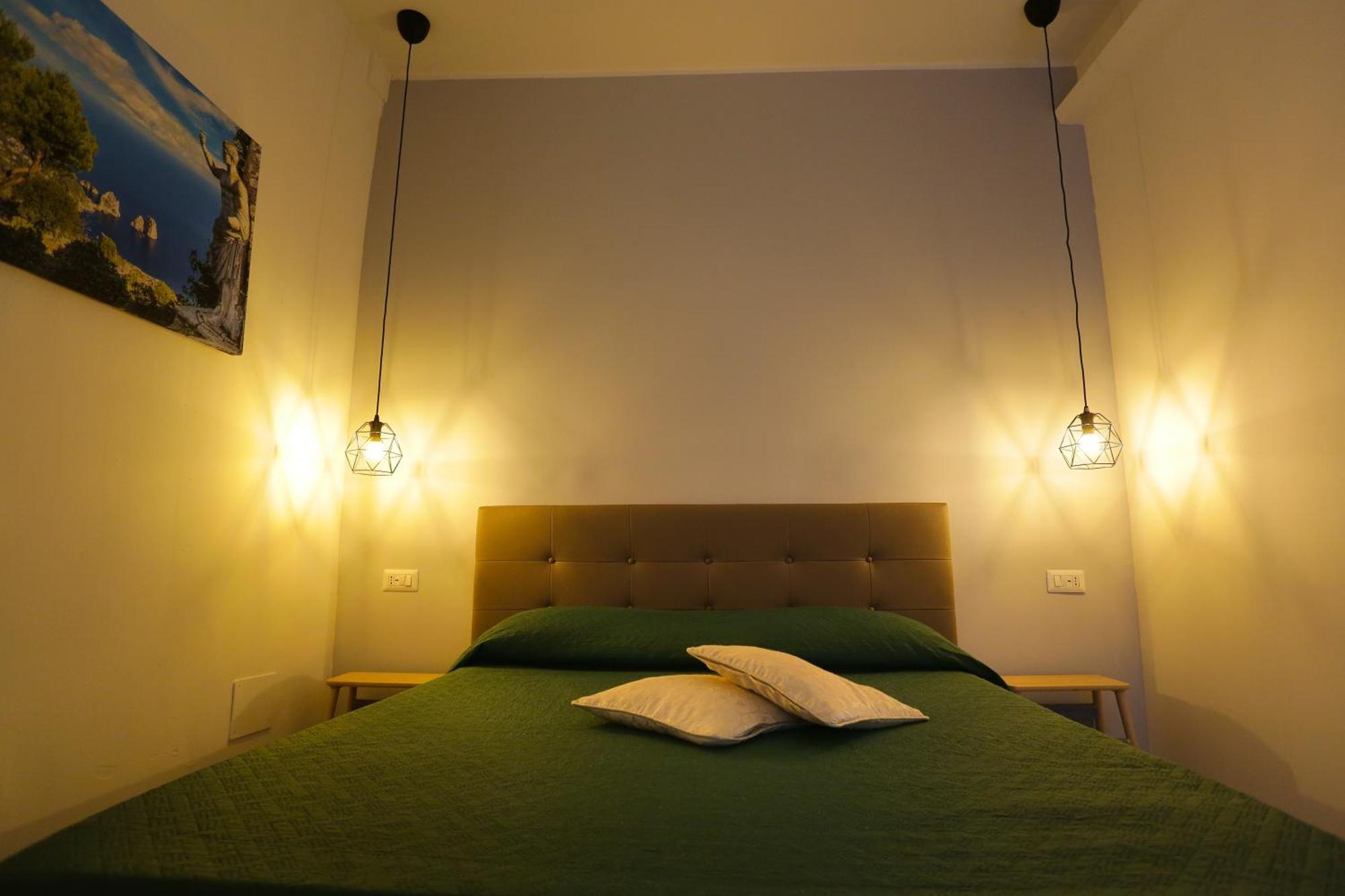 Domus Zapata Hotel Napoli Bagian luar foto