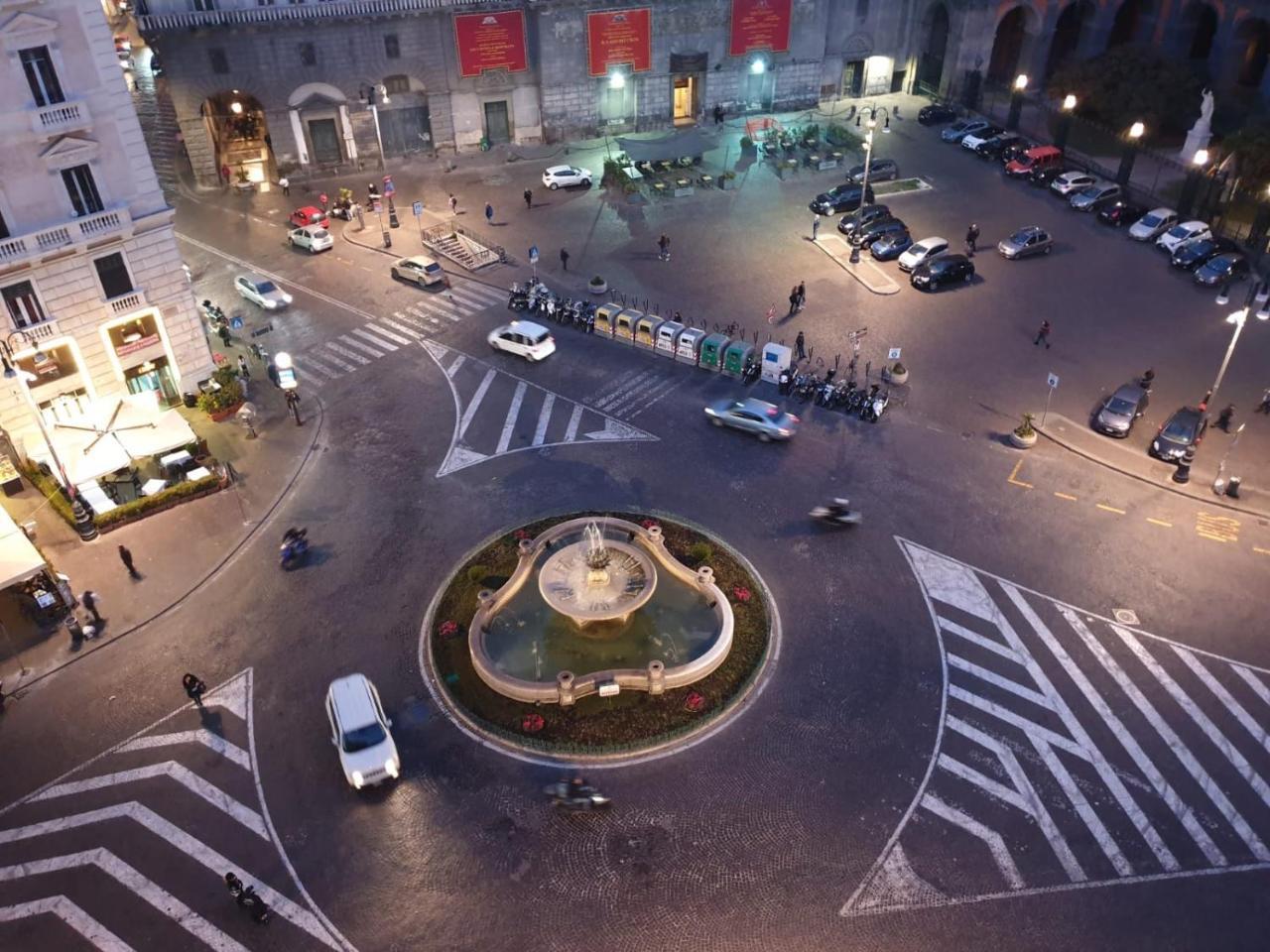 Domus Zapata Hotel Napoli Bagian luar foto